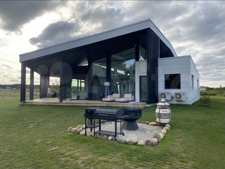 Дом 350 м² на участке 32 сот.