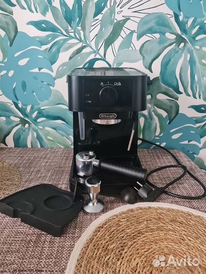 Кофеварка рожковая DeLonghi EC 230. BKчерный