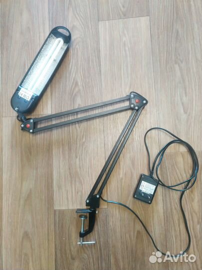 Настольная (рабочая) лампа