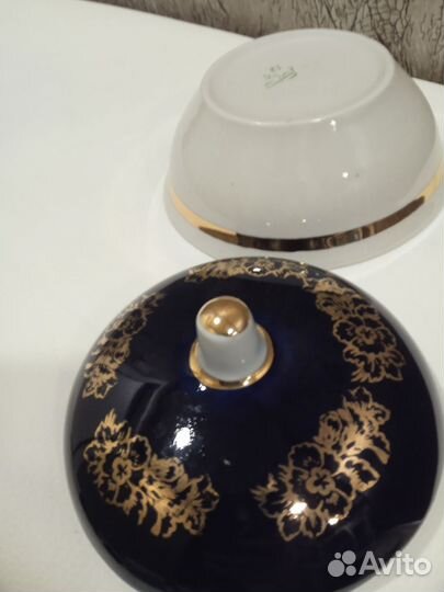 Чайные чашки с блюдцами