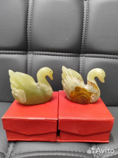 Лебедь, яйцо из оникса