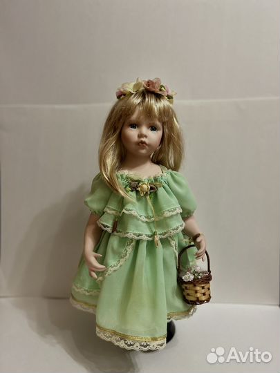 Кукла фарфоровая коллекционная