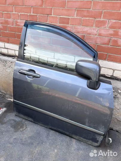 Дверь передняя правая suzuki liana