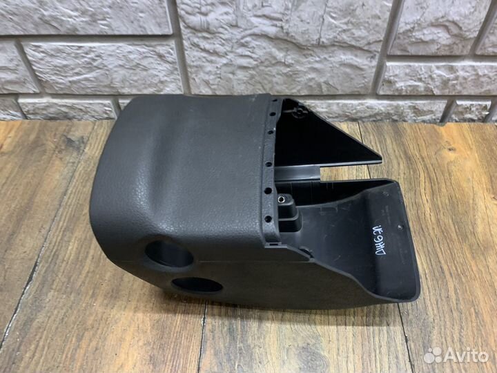 Volkswagen Jetta 6 Кожух рулевой колонки