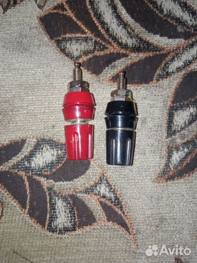 Транзисторы мощные с радиатором. 2N3771