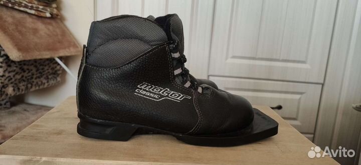 Лыжные ботинки р. 32