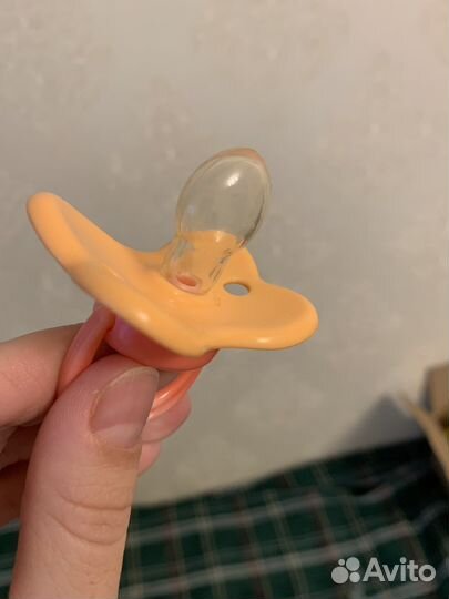 Бутылочки, соски, термометр, вкладыши для груди