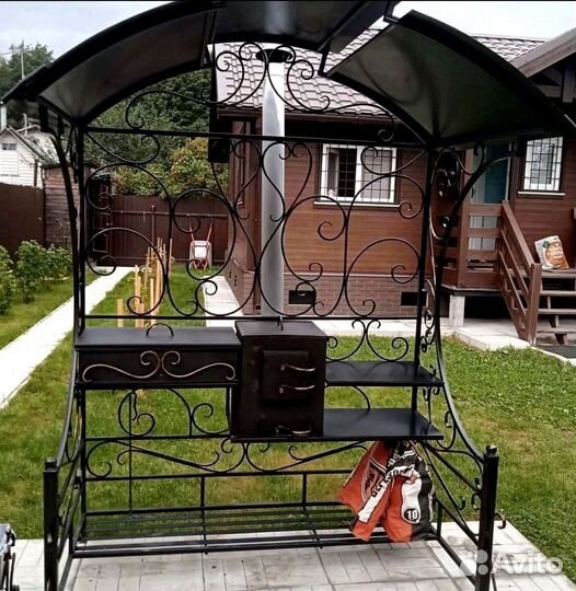 Мангал с крышей