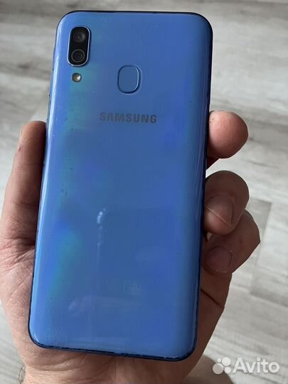 Samsung Galaxy A40, 4/64 ГБ
