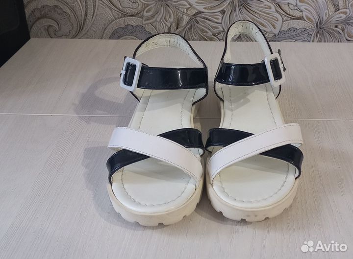 Сандалии для девочки