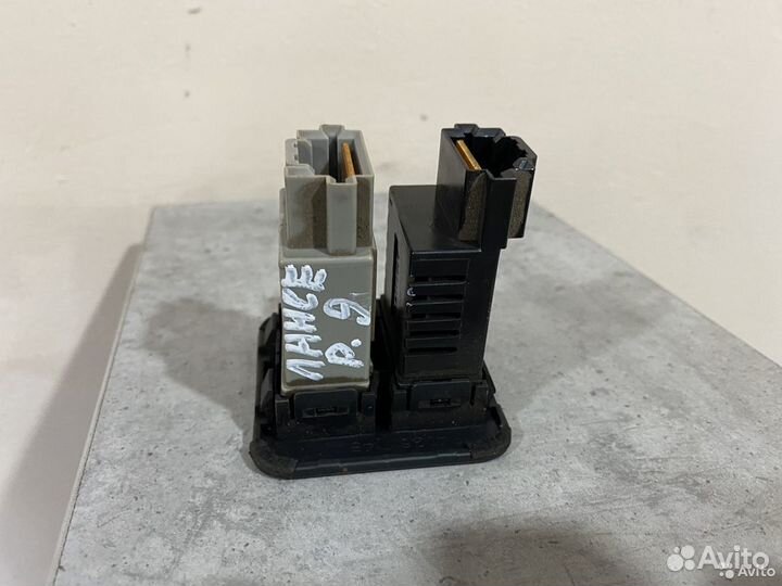 Кнопка корректора фар Mitsubishi Lancer 9