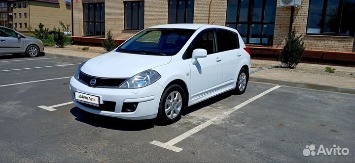 Nissan Tiida 1.6 AT, 2011, 140 390 км