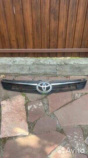 Решетка радиатора на toyota camry 55