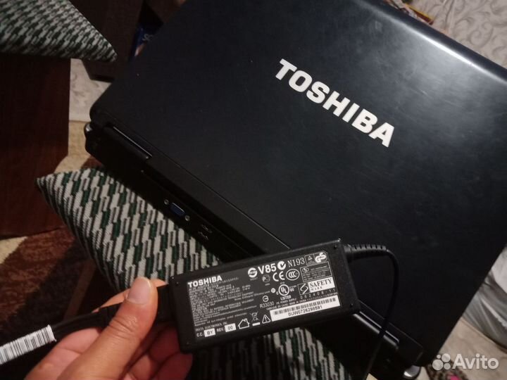 Ноутбук Toshiba рабочий шустрый в отличном сост