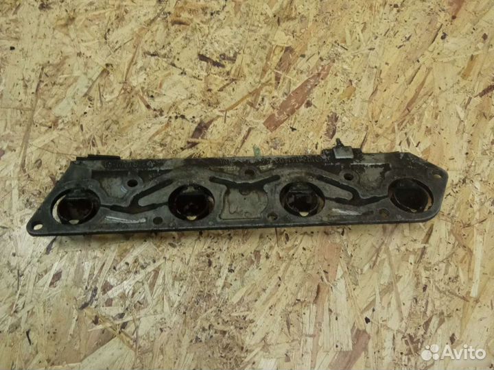 Фланец подогрева впускного коллектор Мercedes w124