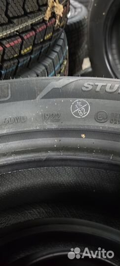 DoubleStar DW08 215/55 R17 98T