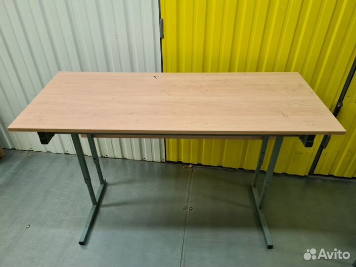 Детский школьный стол