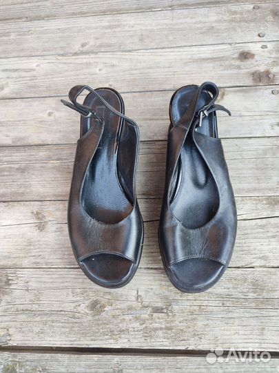 Босоножки натуральная кожа 39