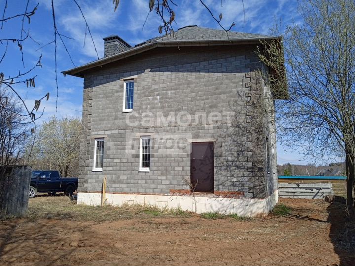 Коттедж 220 м² на участке 13 сот.