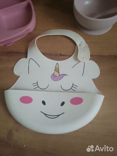 Посуда детская силиконовая плюс нагрудник