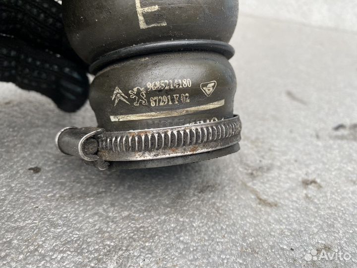 Патрубок интеркулера Citroen C4 1.6 дизель