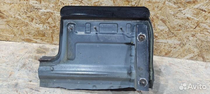 Ниша багажного отсека левая BMW E38