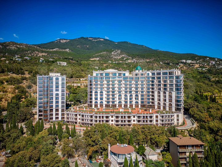 3-к. квартира, 136,9 м², 1/3 эт.