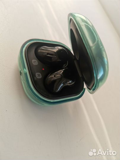 Наушники Samsung Galaxy Buds Live (почти новые)