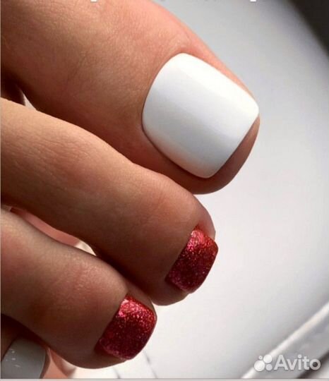 Маникюр и педикюр