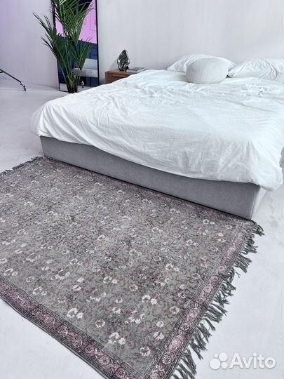 Ковер тонкий