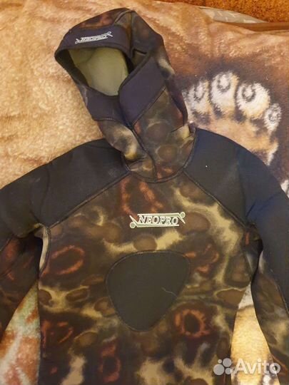 Гидрокостюм