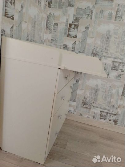 Пеленальный комод и кроватка