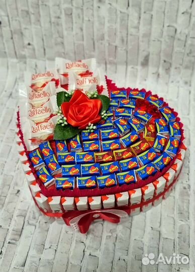 Торт из киндеров. Подарок c киндер-шоколадками