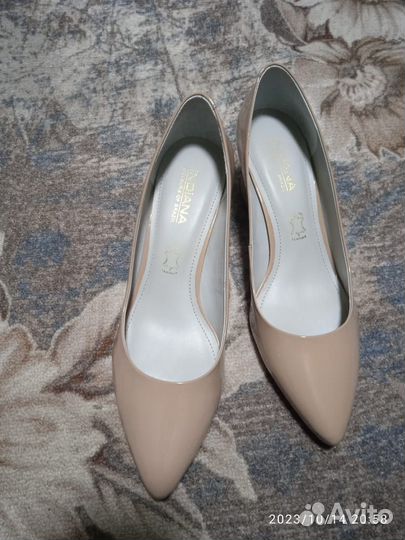 Натуральные кожаные туфли 40 размер