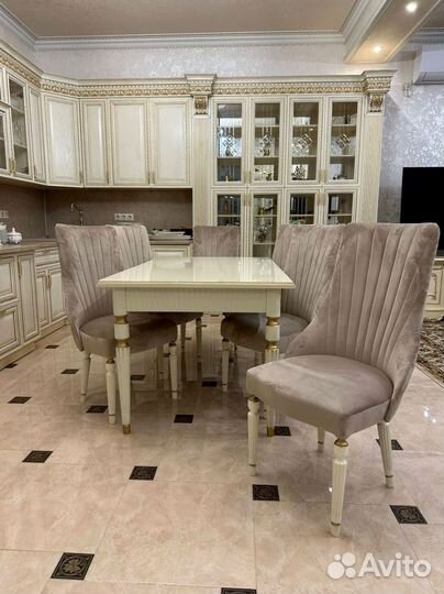 Кухонный стол. Доставка по всей России