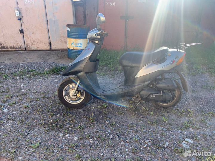 Мопед Suzuki lets2