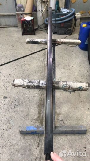 Подножка левая toyota 200