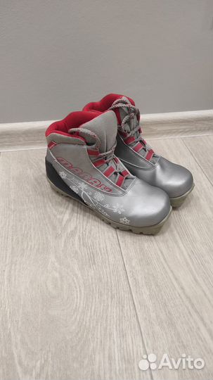 Лыжные ботинки 30