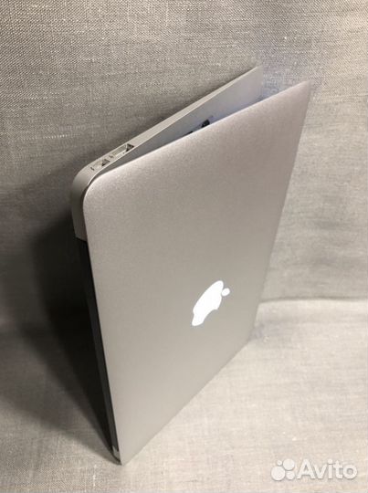 Apple macbook air 11’’