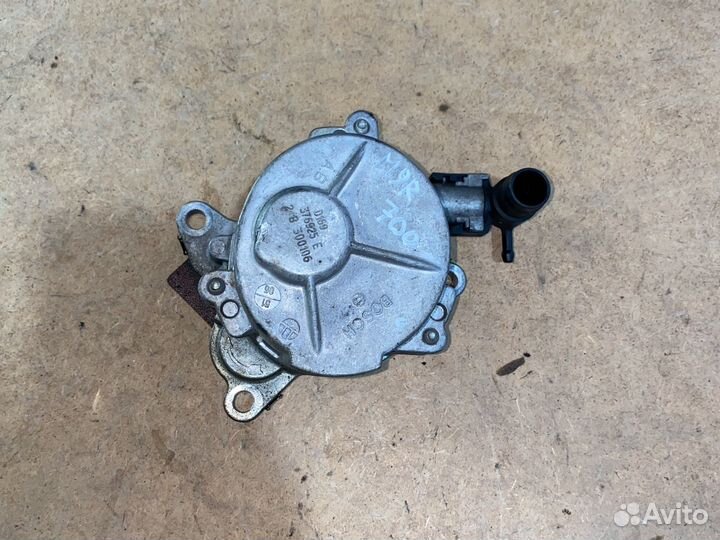 Вакуумный насос Renault 2.0dci M9R Nissan