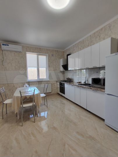 2-к. квартира, 65 м², 2/2 эт.