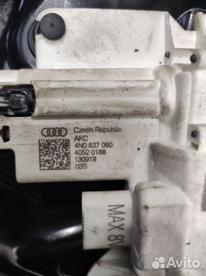 Доводчик двери Audi Q8