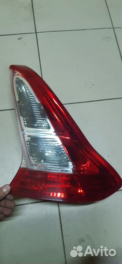Фонарь задний правый на Citroen C4