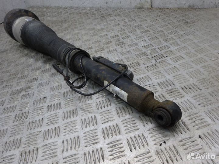 Амортизатор задний левый Мерседес 216 221