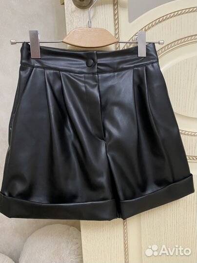 Кожаные шорты