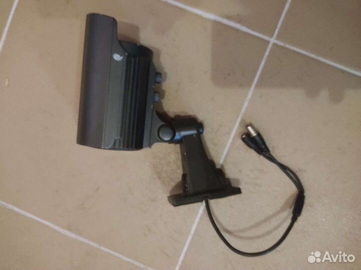 Камеры уличные 3 шт и регистратор 8 канальный