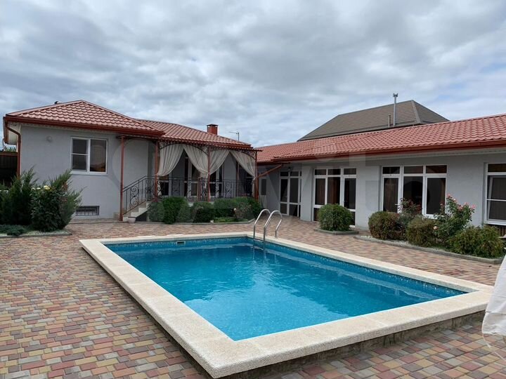 Комната 20 м² в 6-к., 1/2 эт.