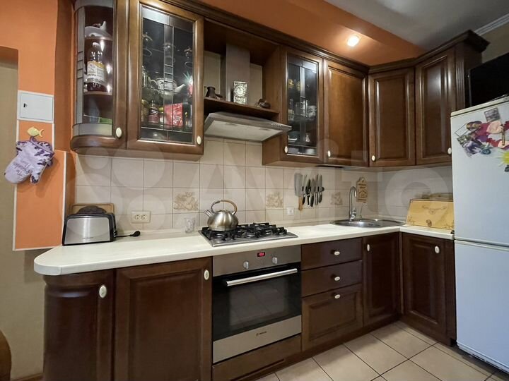 3-к. квартира, 72 м², 1/9 эт.