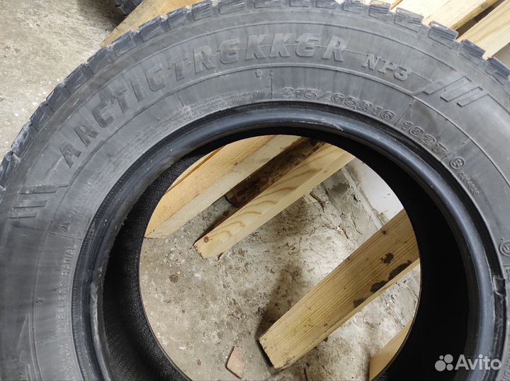 Maxxis ArcticTrekker NP3 215/65 R16
