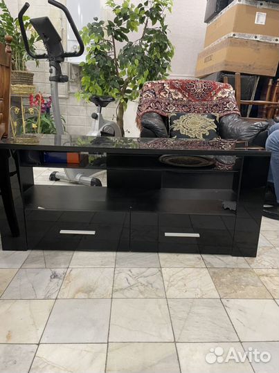 Подставка под телевизор